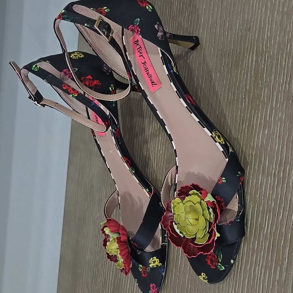 Betsey Johnson Black Floral Slingback Heels with Red and Yellow Flower Accents